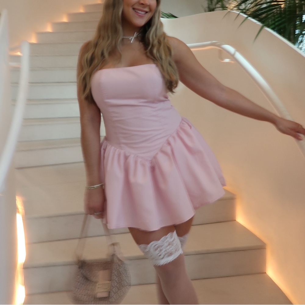 Chic Pink Strapless Mini Dress - perfect for Sabrina Carpenter